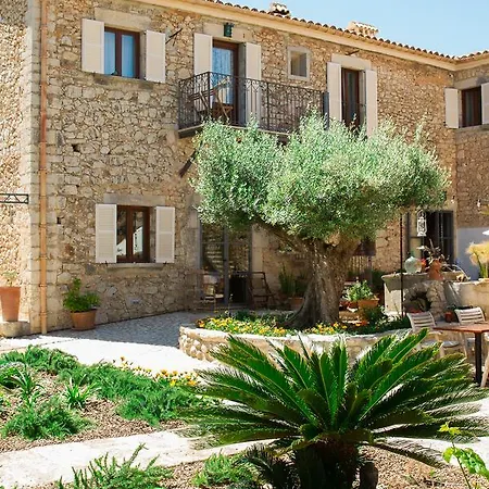 The Pink Pepper Tree Hotel 3*