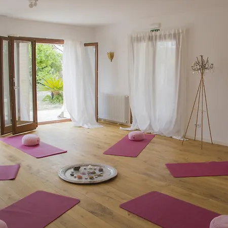 The Pink Pepper Tree Hotel 3*