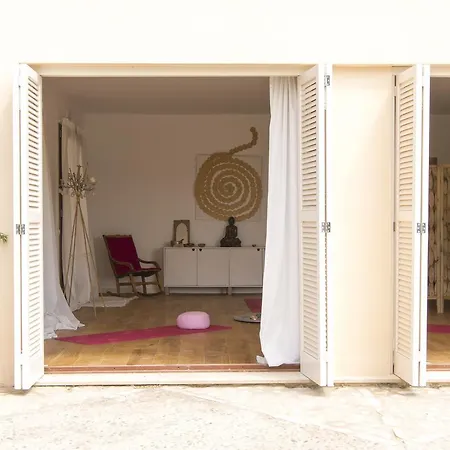 The Pink Pepper Tree Hotel 3*